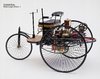 Benz Patent-Motorwagen Typ 1 Modell mit Glasvitrine | Das erste Automobil (1885-1886) im Maßstab 1:8